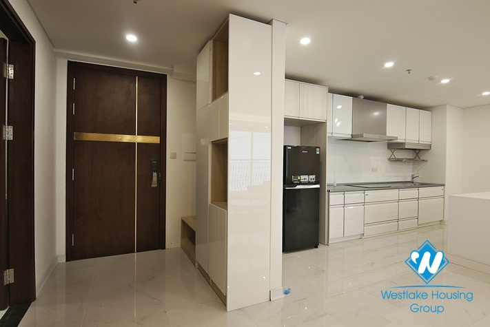 Hanoi Aqua Central 03 bedroom apartment for rent, 44 Yen Phu, Hanoi